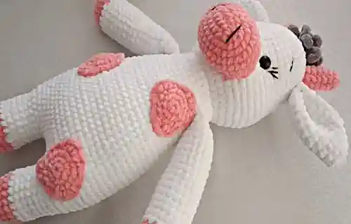 Kadife ipten amigurumi inek