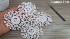 Zincirli Yuvarlak Dantel – 4 Motifli Kompozisyon