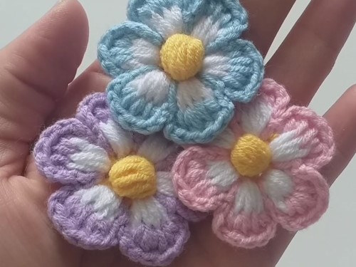 Crochet Puff Flower Keychain – Handmade Accessory