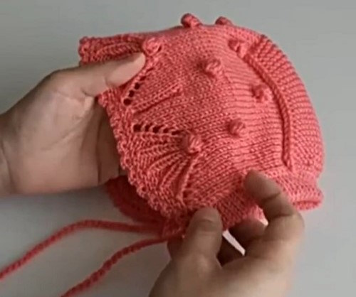 Şiş örgü süpürge model bebek şapkası – detaylı fıstık örgü deseni