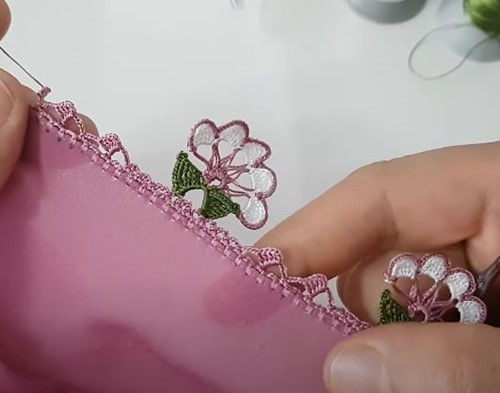  Pipetli iplik oyasında ilk sıra çimen yapımı