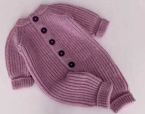 Kız bebek için pembe Selanik örgü tulum modeli.