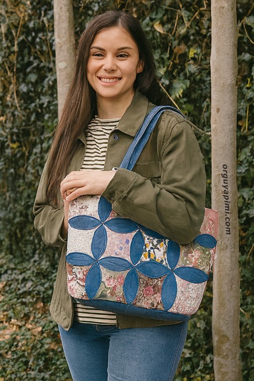 Patchwork kot kumaş kadın çantasının günlük kullanım görünümü