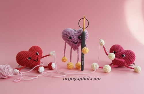 Amigurumi kalp figürü yapım aşaması örgü sahnesi