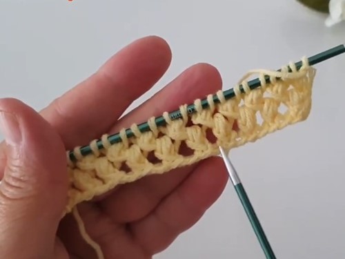 iki şiş örgü tekniği ile model başlangıcı ilmek kurulumu